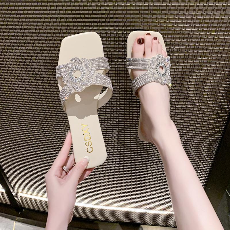 Fashion Women Luxury Rhinestone Flower Slippers Fashion Outdoor Casual Flat Sandals Female Square Toe Flip Flops Beach Holiday Slides