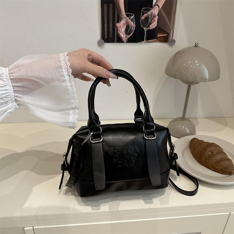 

Иностранная повседневная ретро-мода, сумка-коробка с углублением, новая женская индивидуальность, продвинутое чувство, для поездок на работу и прогулок, сумка-мессенджер чёрный