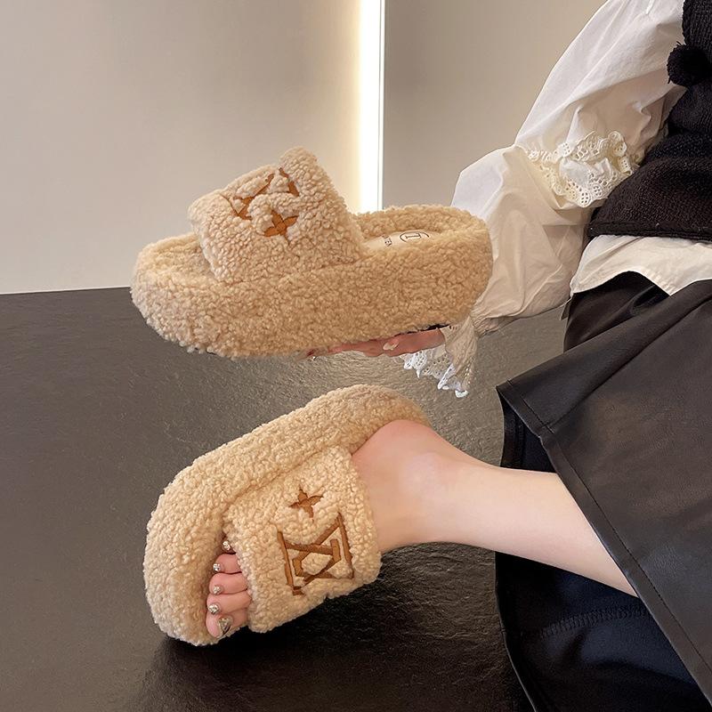 Fashion Mao Mao thick-soled slippers women's autumn and winter new Korean version of Internet celebrity height increase one-word drag wear versatile m