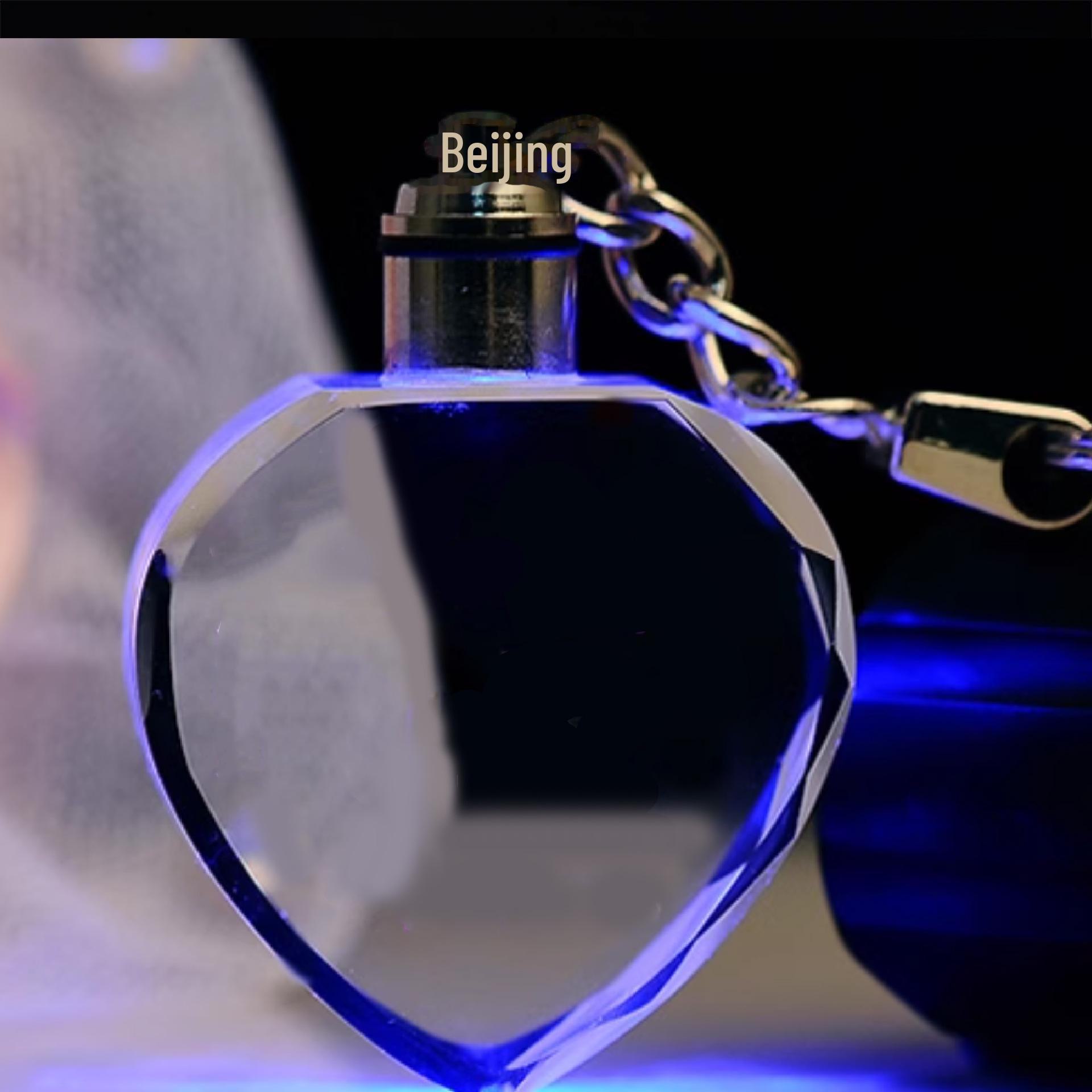 «Сувенирный брелок с логотипом автомобиля из кристалла — креативный рекламный подарок»