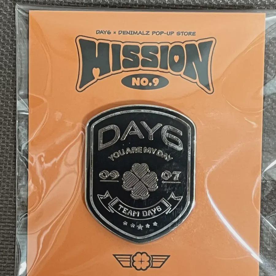 

Day6 Team Badges