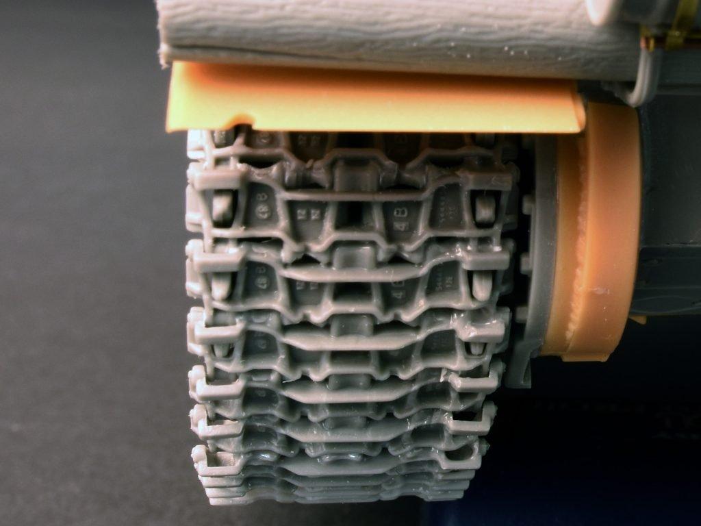 Miniart 1/35 Scale OMSH Track Set for T-54, Early Model, Articulated, Plastic Model Parts, MA37046