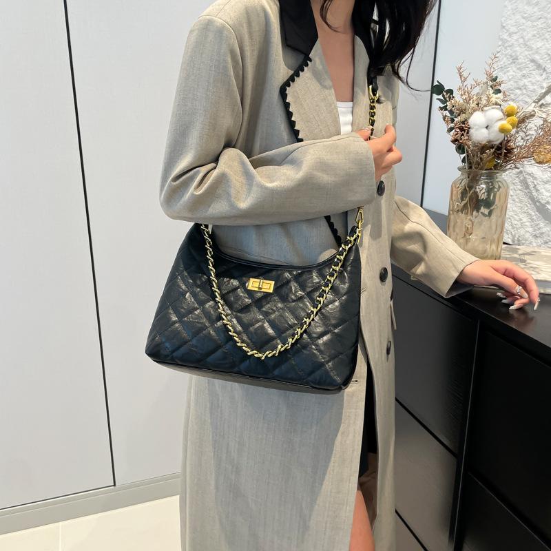 Retro Diamond Small Fragrant Chain Handbag Women's 2025 New Autumn and Winter Versatile Underarm Bag Shoulder Messenger Bag