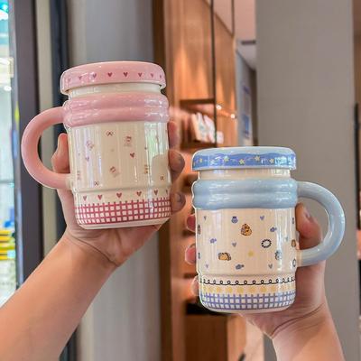 Niedlicher hochwertiger Keramikbecher mit Deckel, Nischendesign, Kaffeewasserbecher, Geburtstagsgeschenk für Mädchen, Souvenir