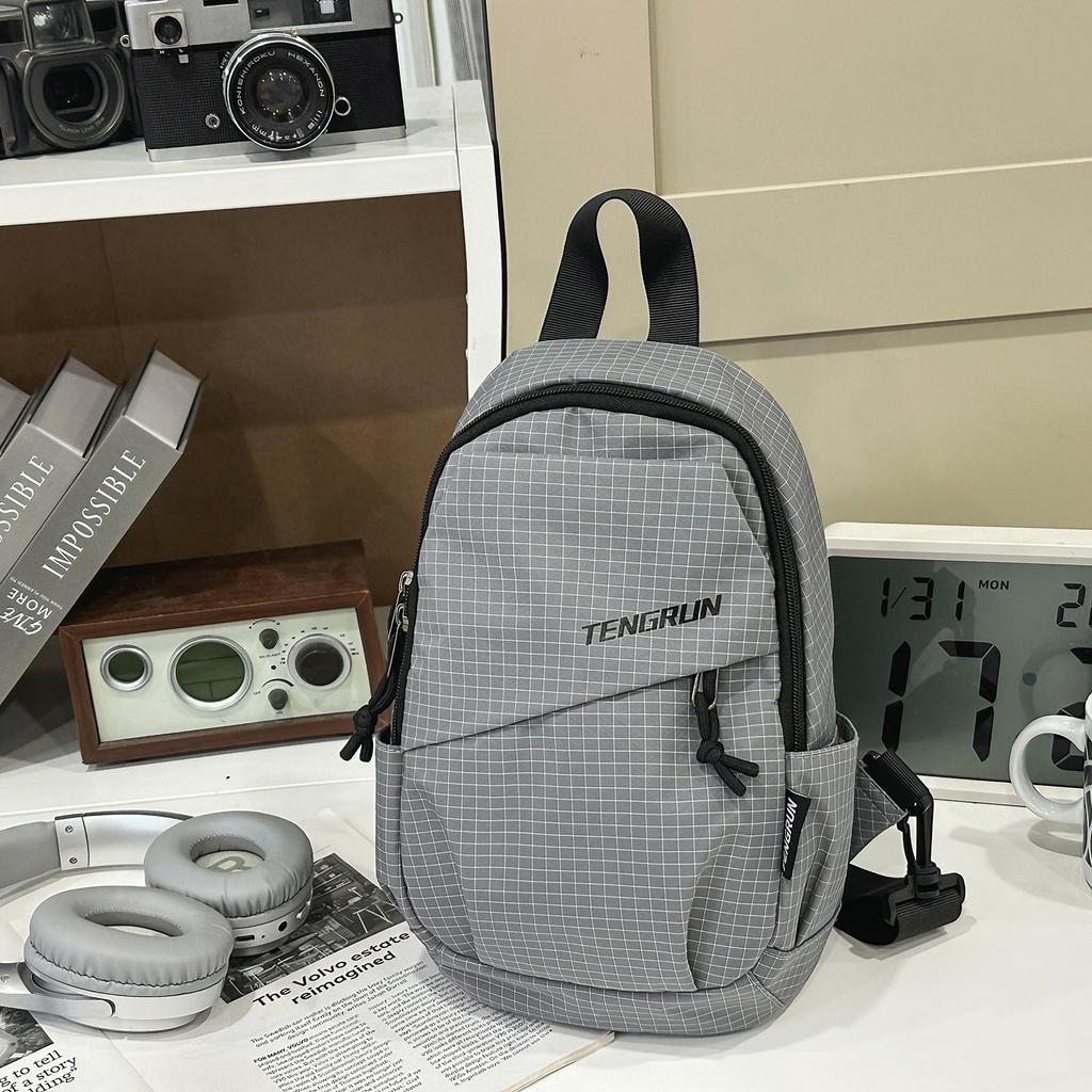 Men's messenger bag Casual commuter breast bag Women's going out Portable shoulder bag Outdoor mountain climbing sports cycling bag Backpack