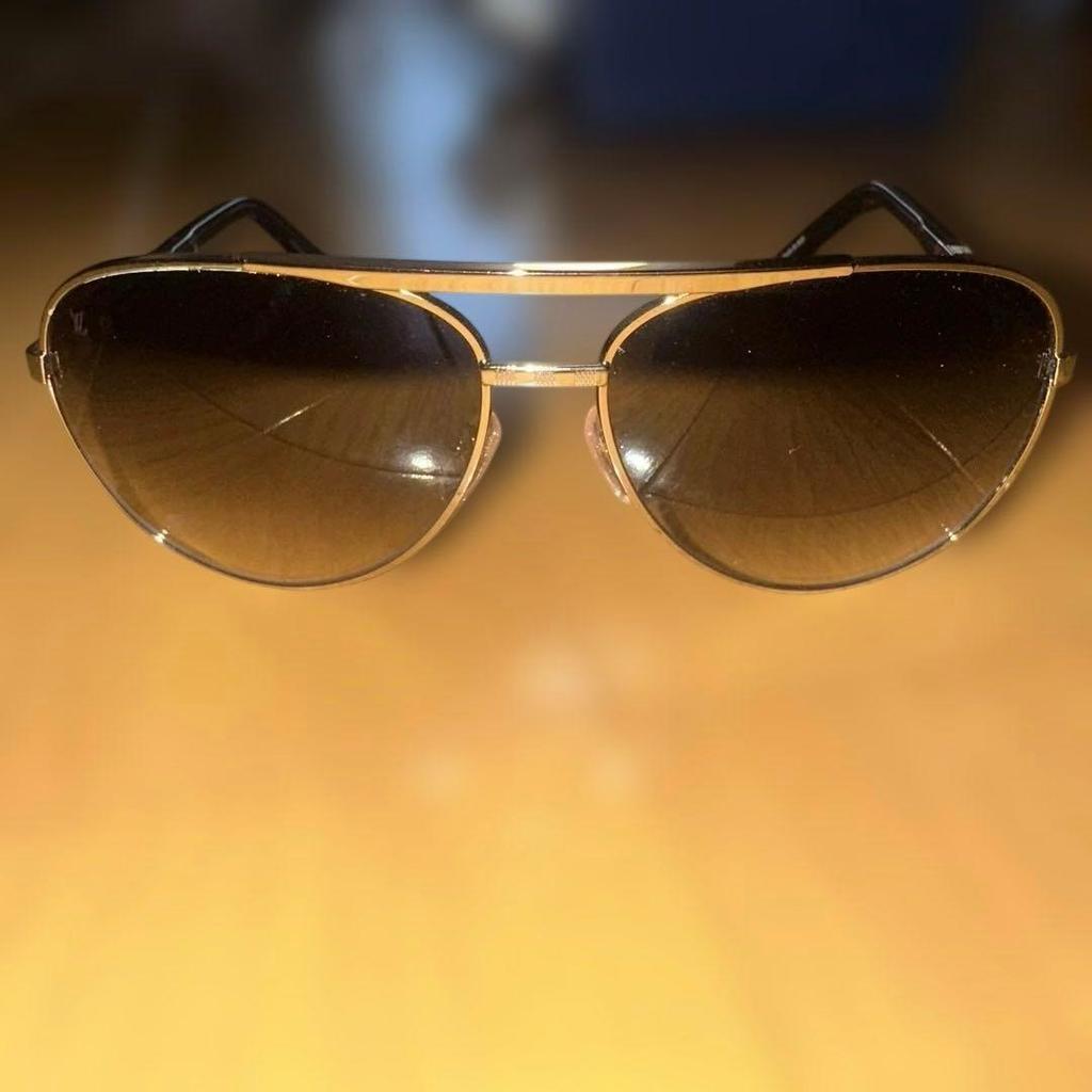 Used Good Condition LOUIS VUITTON Sunglasses (regular)