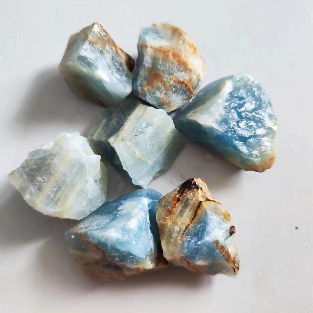 Přírodní Vzácný Modrý Kalcit Surový Luxusní Křišťálový Kámen Minerální Vzorky Domácí Dekorace Kámen Léčivý Drahokam Kámen do Akvária