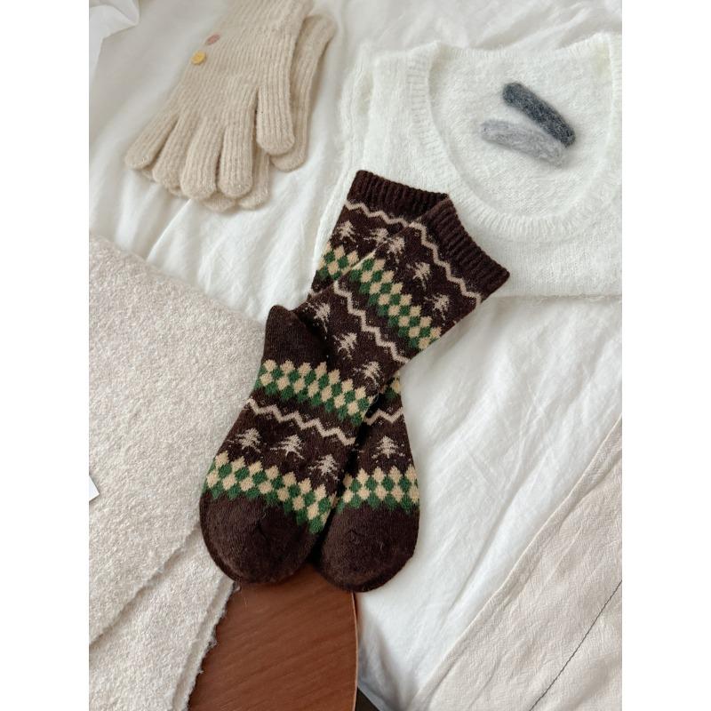 Woolen Socks for Women in Autumn and Winter, Mid-calf Thickened with Fleece, Warm and Sweat-absorbent Long Stockings