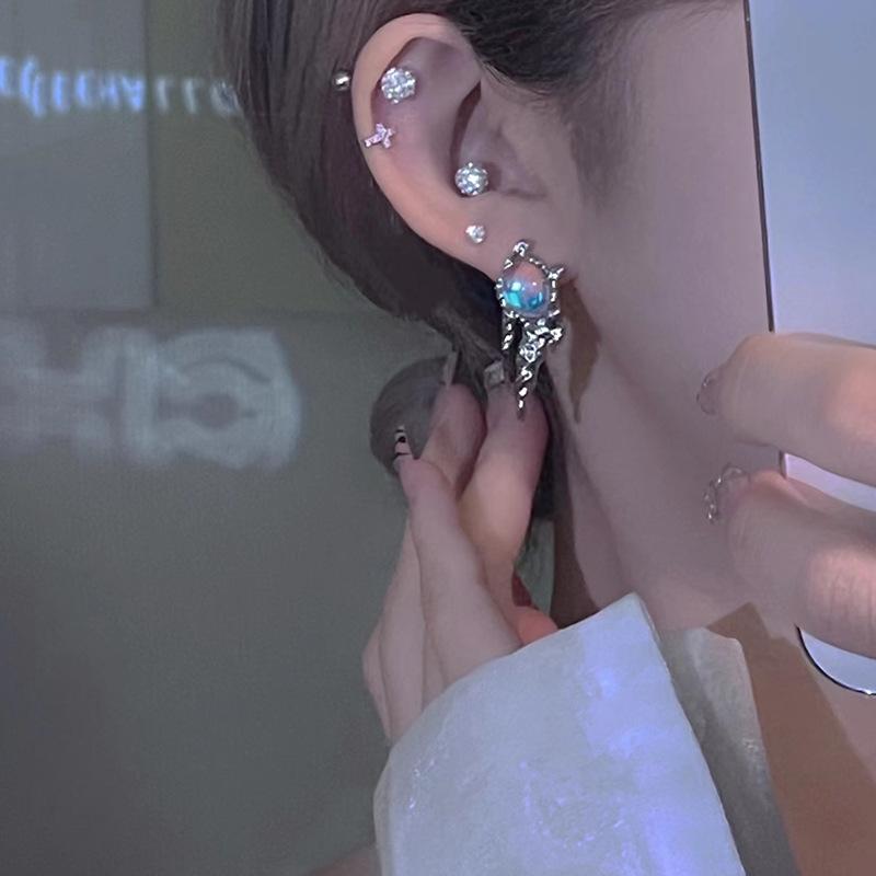 Nischen-Design Mondstein Französische Unregelmäßige Ohrstecker Kalter Wind Süß Cool Exquisite Edelstein-Ohrringe Frauen