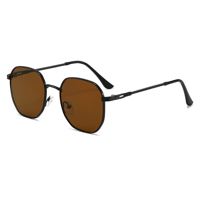 Lunettes de soleil rétro à monture métallique intégrale Lunettes de soleil tendance Homme et Femme Sortir Voyager Prise de vue de rue