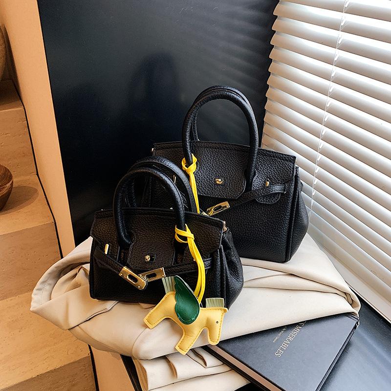 Handbag Women's New Fashion Shoulder Messenger Bag