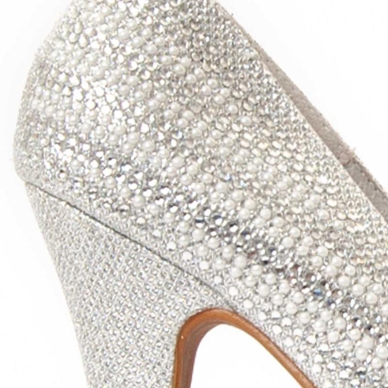 But na obcasie dla kobiety.  Montevita  Unne74  97854