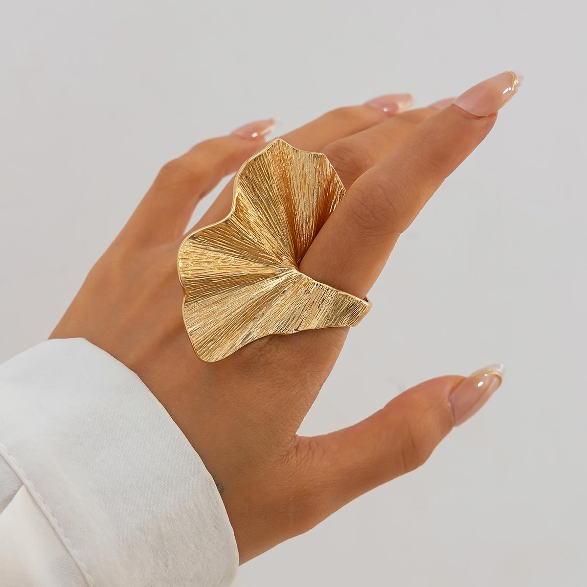 

Unique Large Petal Flower Twisted Wave Rings for Women Vintage Geometric Adjustable Ring Jewelry Steampunk Men