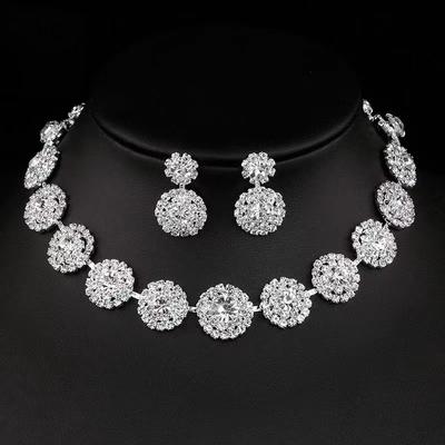 Damen Schmuckset Glänzende Halskette Ohrringe Set Braut Hochzeit Party Leichte Luxus Accessoires
