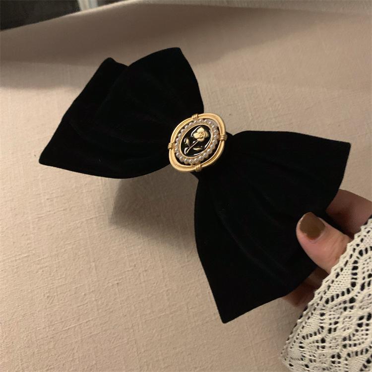 2/1pcs Bow clip, make your face look smaller, increase height and look at your roof, rose velvet bow spring clip