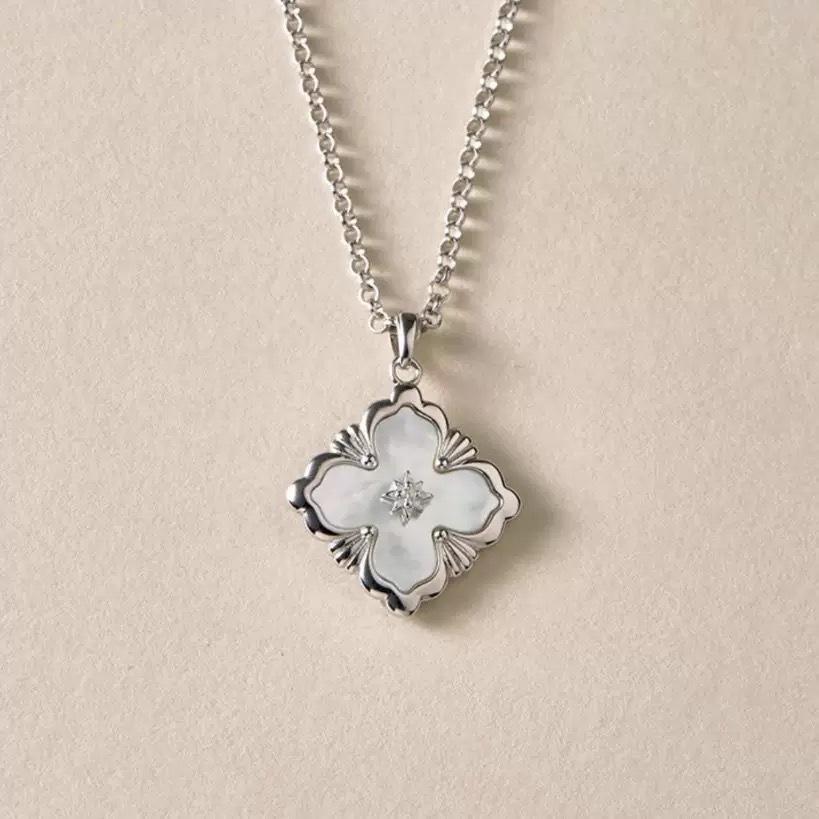 Cross-border temperament collarbone chain love pendant necklace fashion heart pendant necklace