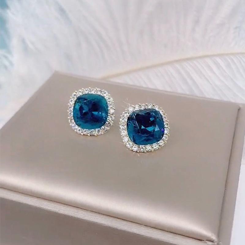 Blue Crystal Stud Earrings For Women Trendy Minimalist Design Luxury Autumn Winter Earrings Small Batch Fashion