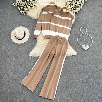 Modischer gestreifter Strickpullover, 3-teiliges Set, lässiger einreihiger Mantel mit V-Ausschnitt, Strickjacken + Weste + Hose mit weitem Bein, dreiteiliger Trainingsanzug
