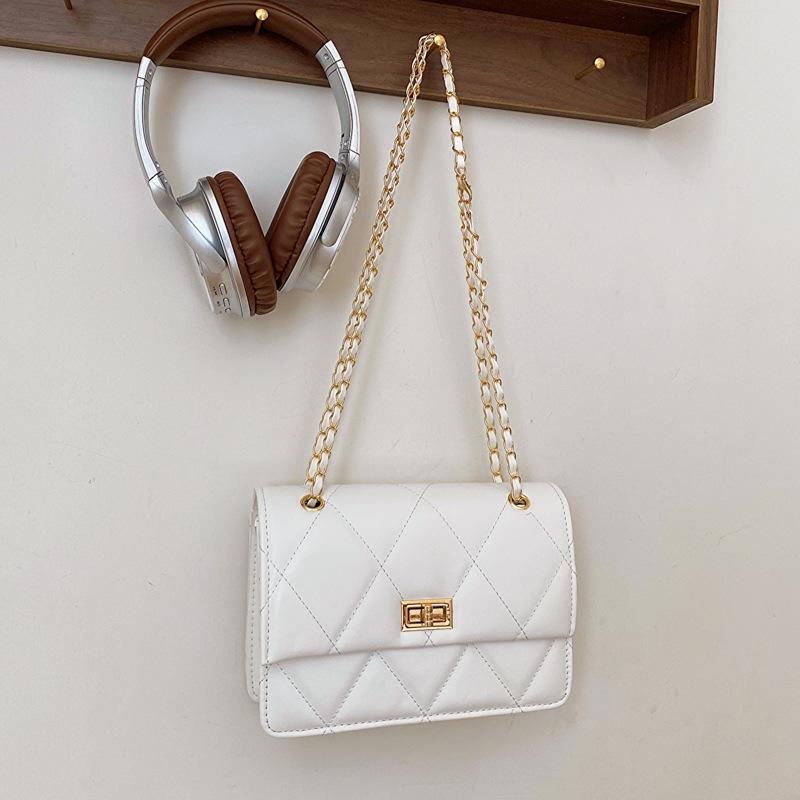 Rhombus Embroidery Thread Fashion Temperament Lock Small Bag Women 2025 Winter New Versatile Solid Color Messenger Bag Women