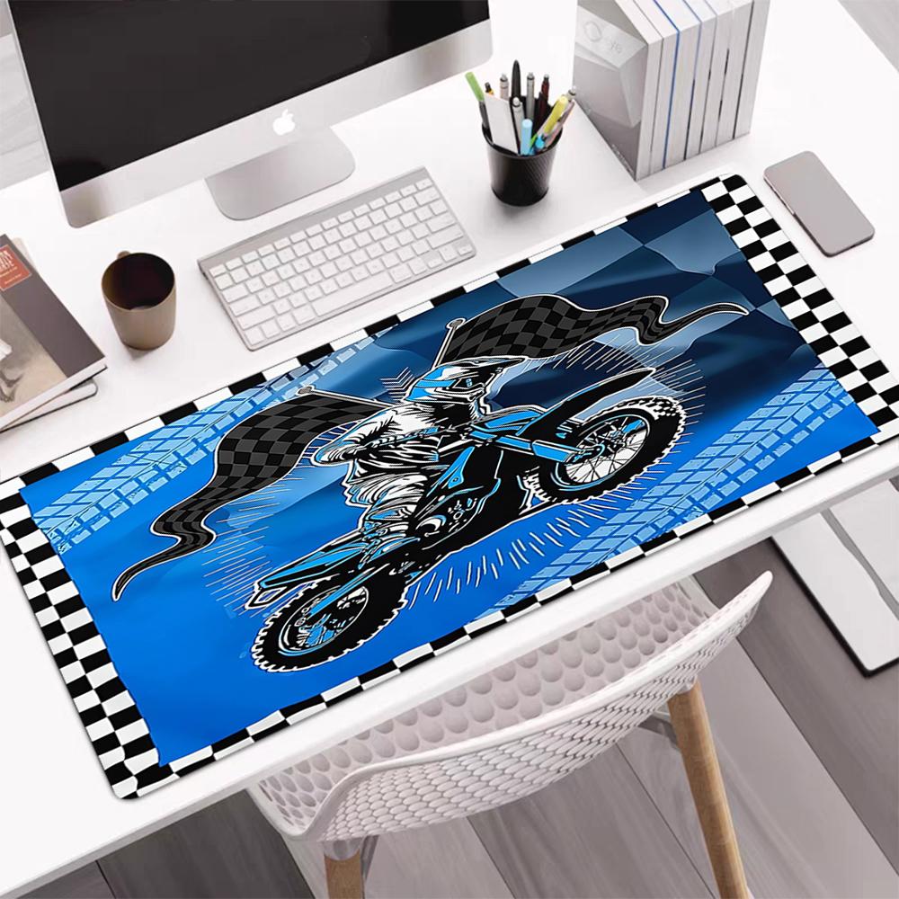 Tappetino per Mouse a Tema Moto da Fuoristrada, Base in Gomma Antiscivolo, Multifunzionale per Ufficio e Casa, Perfetto per la Personalizzazione dello Spazio di Lavoro.
