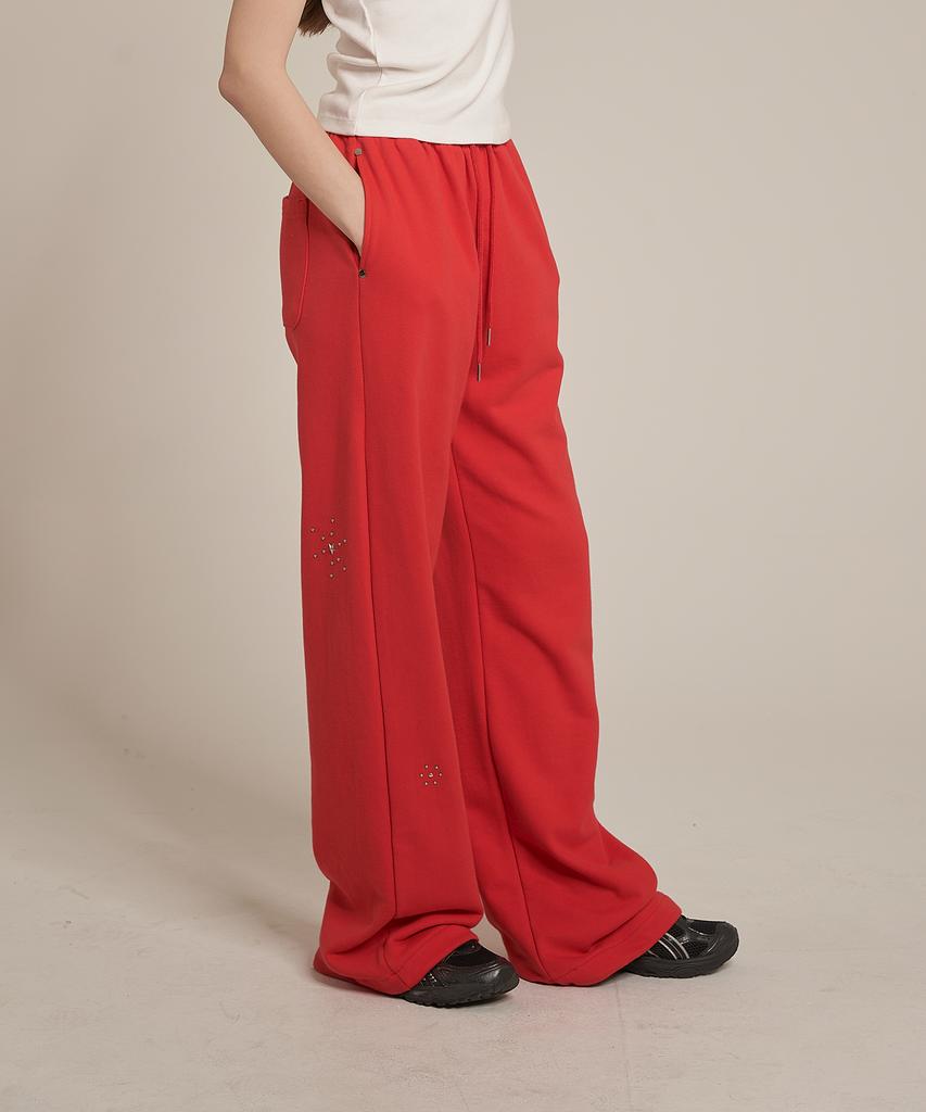 Iteoneolmomeonteu Studded Sweatpants _ Red