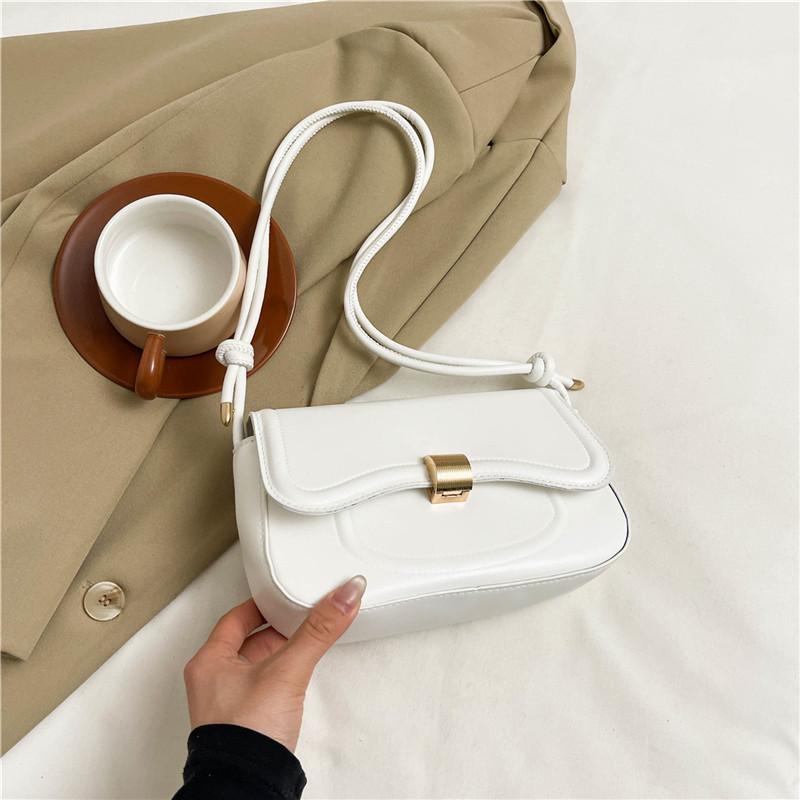 Geantă de sub braț pentru femei 2025 vară nouă modă simplă portabilă geantă baguette design nișă ins geantă de umăr