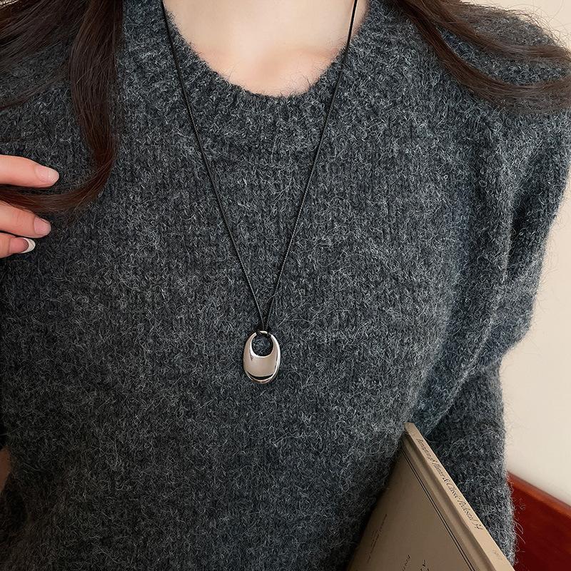 Korean Cold Wind Geometric Love Bow Necklace Personality Trend Sweater Chain Simple Retro Item Decoration