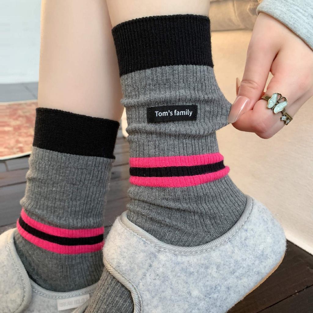 Color-blocking Striped Fabric Label Mid-calf Socks for Women's Trendy, Fashionable and Sporty Outerwear in Autumn and Winter. Pile Socks