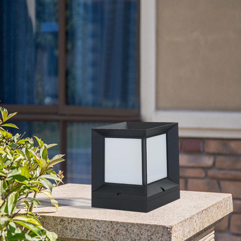 European-Style Solar Waterproof Outdoor Square Light for Courtyards, Villas, Parks, Fences, and Gates 