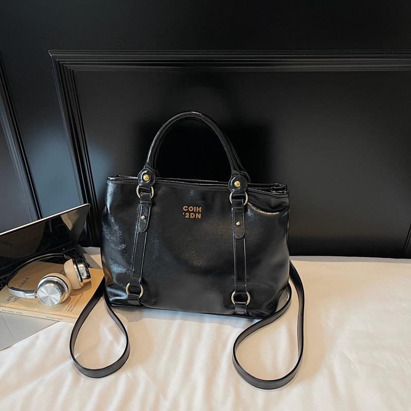 2025 New Korean Version Fashionable and Foreign Simple Messenger Bag Large-capacity College Student Tote Bag Casual Shoulder Bag