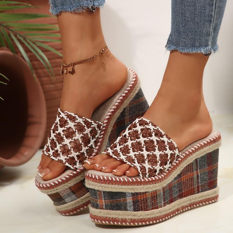 Women's Spring New Thick-soled Slope Heel Slippers Women's One-character Open-toe Women's Slippers