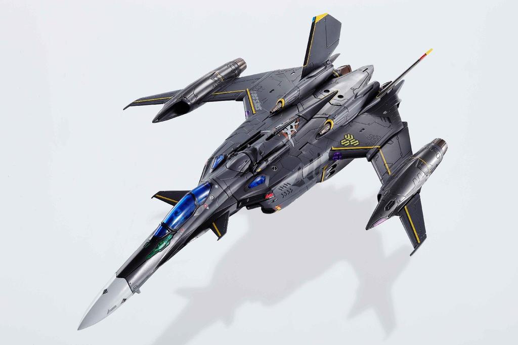 TAMASHII NATIONS DX Chogokin Durandal Valkyrie YF-29 (Ozma Type)