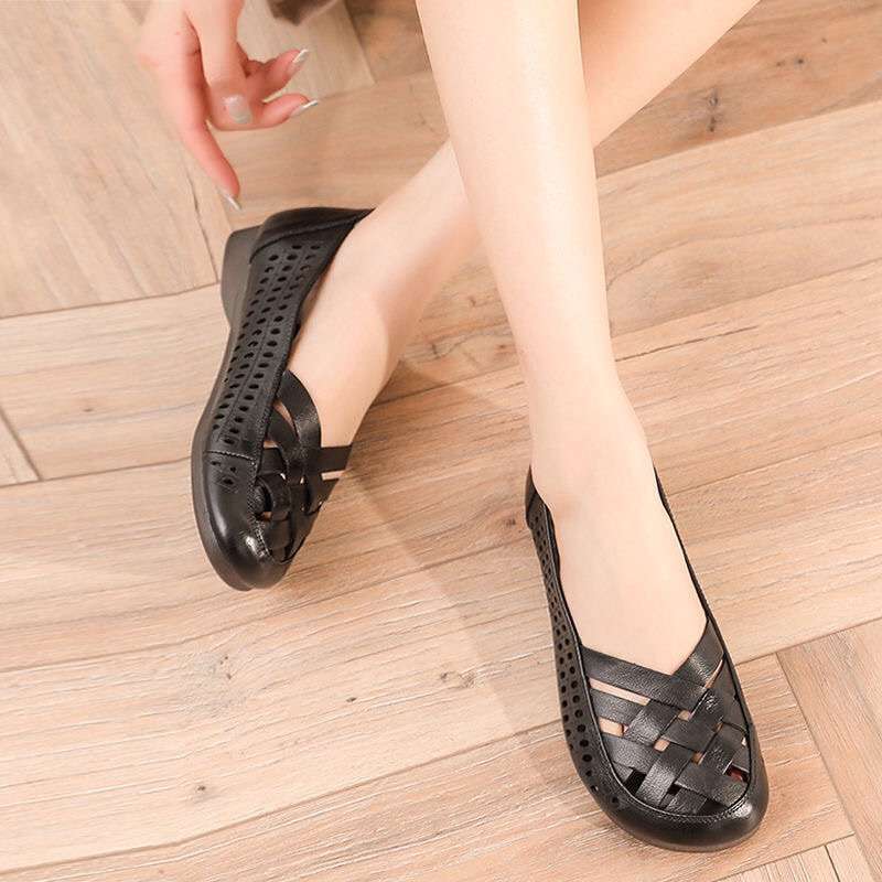 Soft leather mother shoes summer women sandals comfortable non-slip single shoes flat bottom in the elderly hole shoes children
