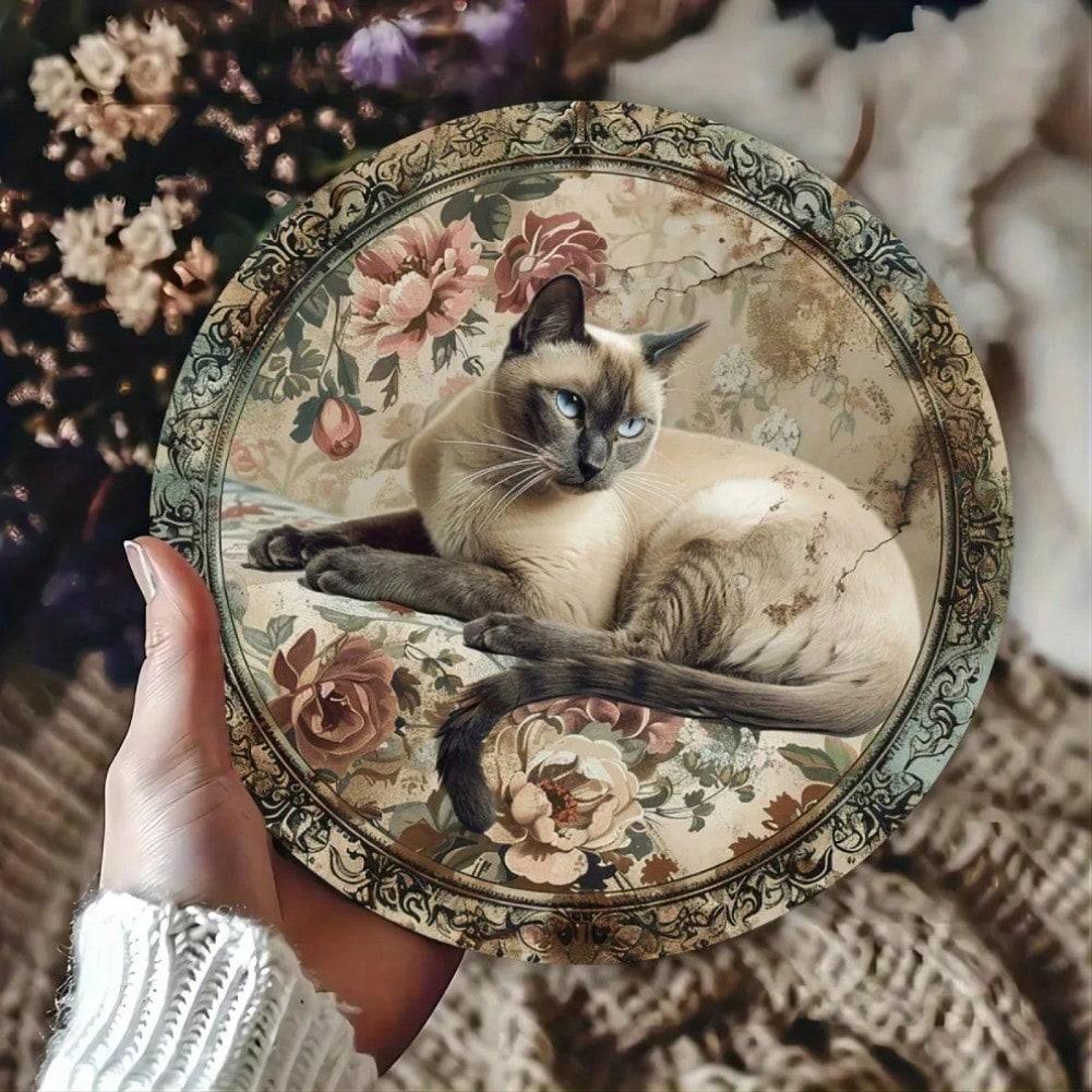 

Вінтажний металевий жестяний знак Милий Сіамський Кіт Арт Декор для Будинку Кафе Гаража 20x20 різнокольоровий