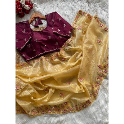 Prémiová zlatá drvená látka s viacvláknovou flitrovou prácou c pallu s bordúrou strihanou do oblúka saree