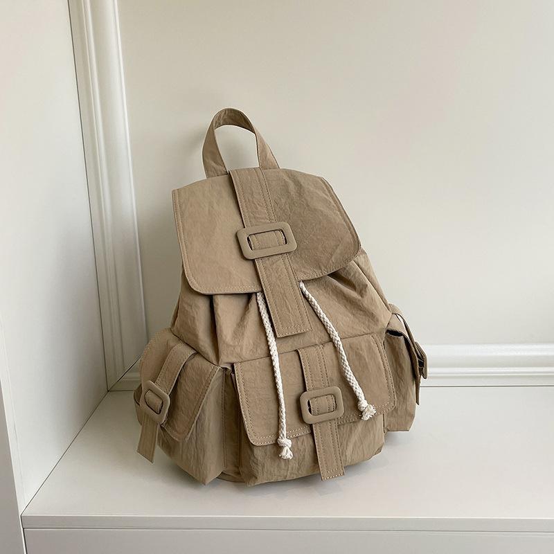 This Backpack Is A Lightweight Schoolbag for Students, A Large-capacity Simple and Casual Commuting Backpack for Both Men and Women