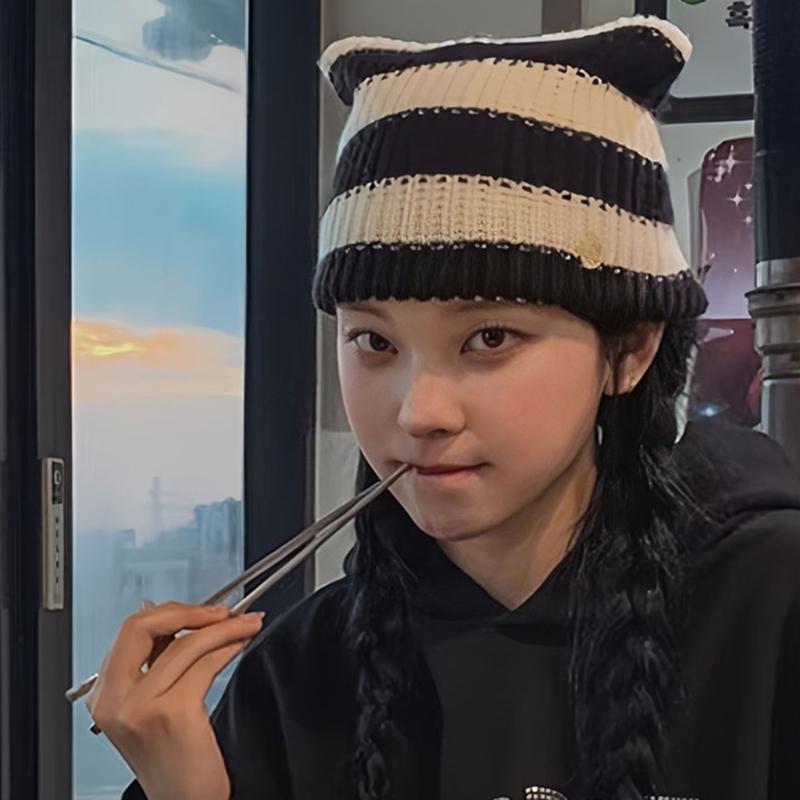 Cats Ears Pattern Hat Female Fashion Hat Women Ponytail Hat Elegant Stylish Hat for Casual Or Travel Wear
