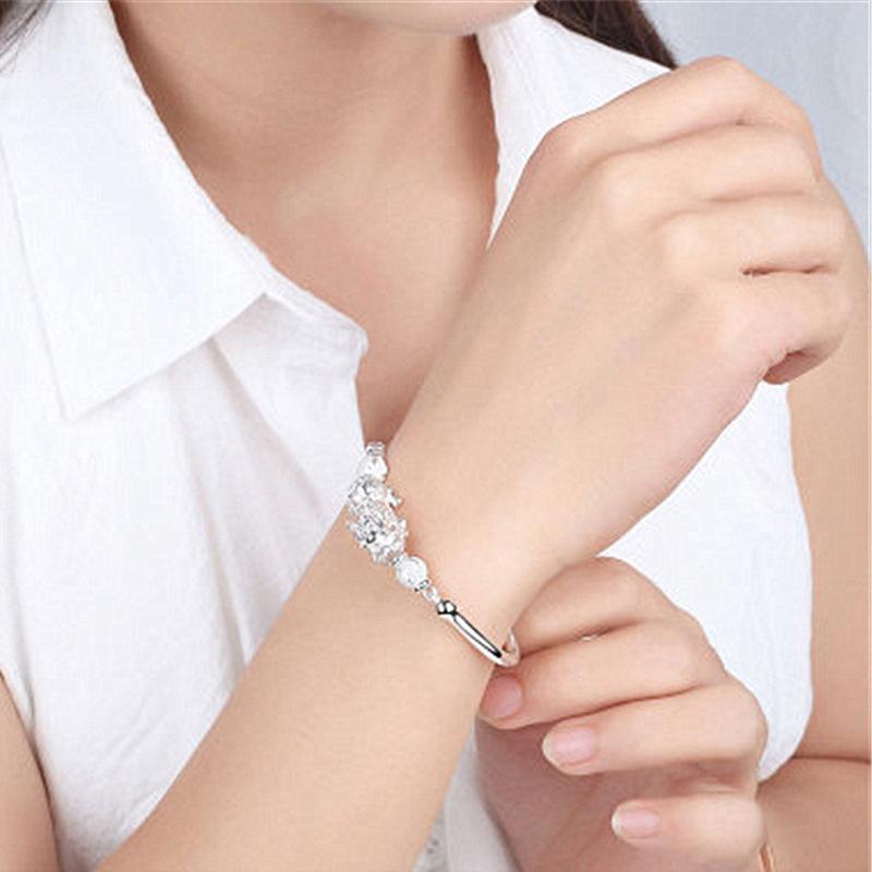 Korean Version of Pixiu Bracelet Auspicious Crescent Moon Beads Pixiu Bracelet Pixiu Bracelet Bell Simple Fashion Jewelry.