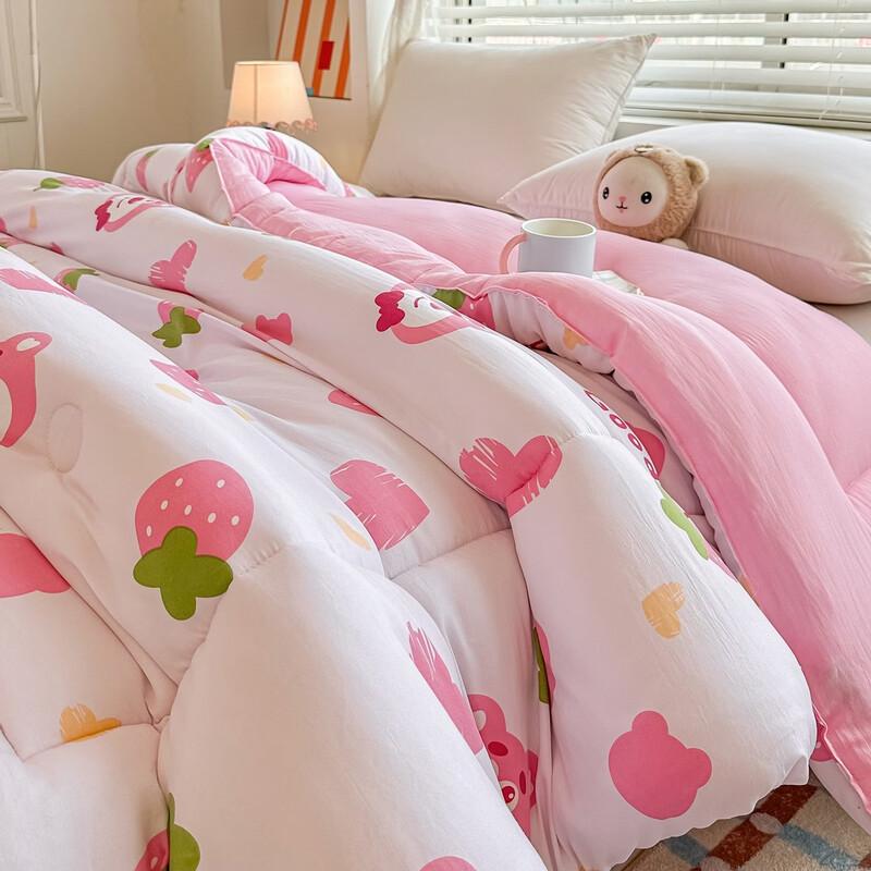 Mling Strawberry Bear All-Season Soybean Fiber Quilt