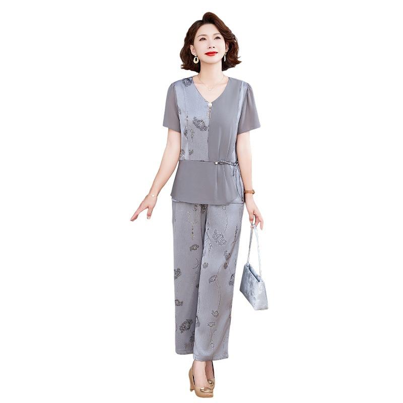 Stylish Summer Fashion Set for Middle-Aged Moms: Plus Size Two-Piece with Loose, Belly-Covering Shirt