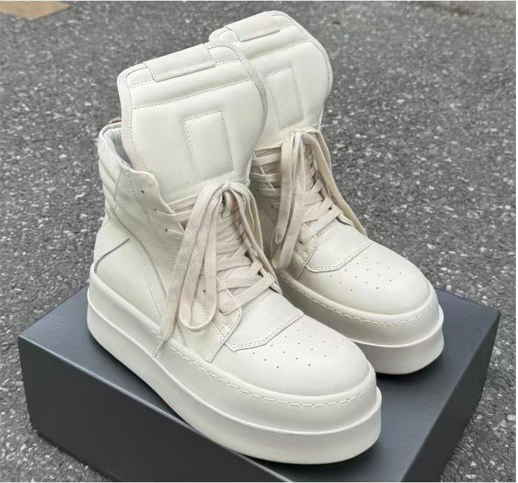 2025 Amerikanska inverterade triangel svart och vitt höga sneakers trendiga high street sneakers muffin tjocksulade hip-hop Martin-kängor dam