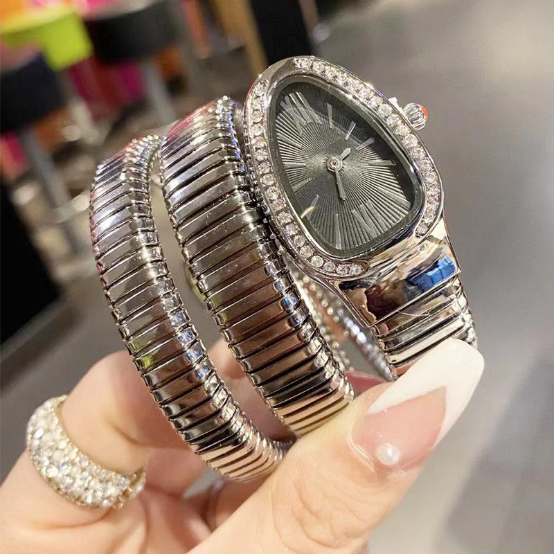 Orologio da donna al quarzo con cinturino in acciaio a due cerchi a forma di serpente, personalità, completamente diamantato, produttore