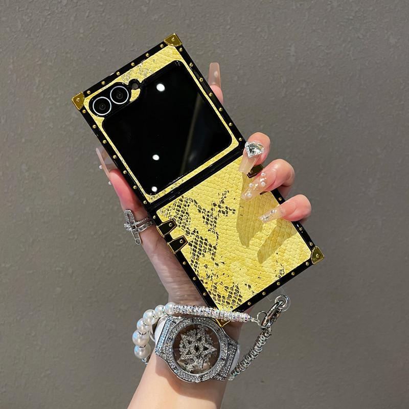 Applicable To Samsung ZFlip6 Mobile Phone Case Trendy Brand Snake Skin Pattern with Hanging Chain Folding Screen New ZFlip5 Protective Case