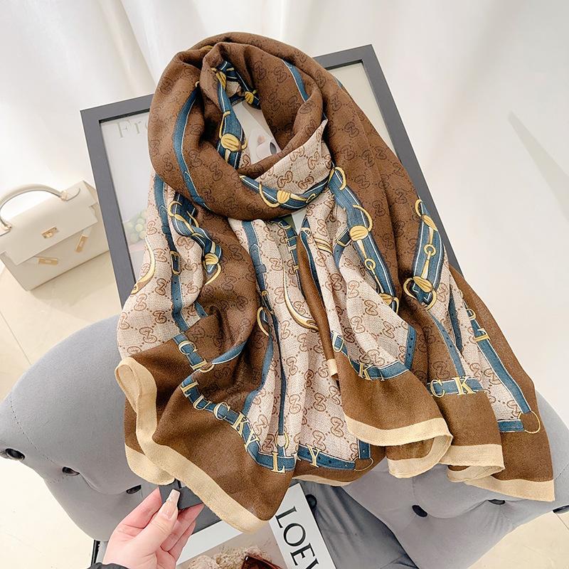 Elegant literary and artistic fan, niche creative printed scarf, high-end sense, fashionable temperament, air-conditioned room with shawl outside