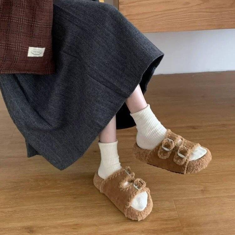 2025 autumn and winter new Korean version of one-word fluffy slippers women wear thick-bottomed plush thermal cotton slippers fluffy slippers