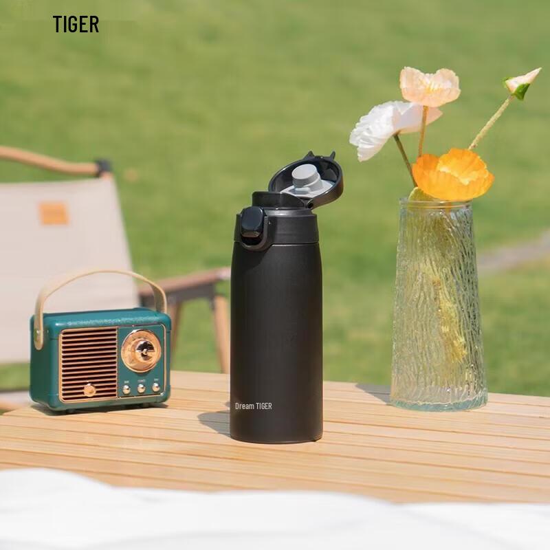 Tiger Lightweight Stainless Steel Vacuum Insulated Water Bottle