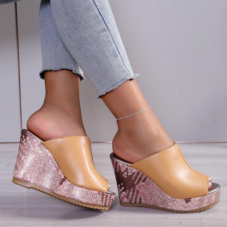 

Рыбий рот и крутые тапочки женские летние новые водонепроницаемые настольные маленький человек толстая подошва сочетание цветов верхняя одежда шлепанцы на один палец 42