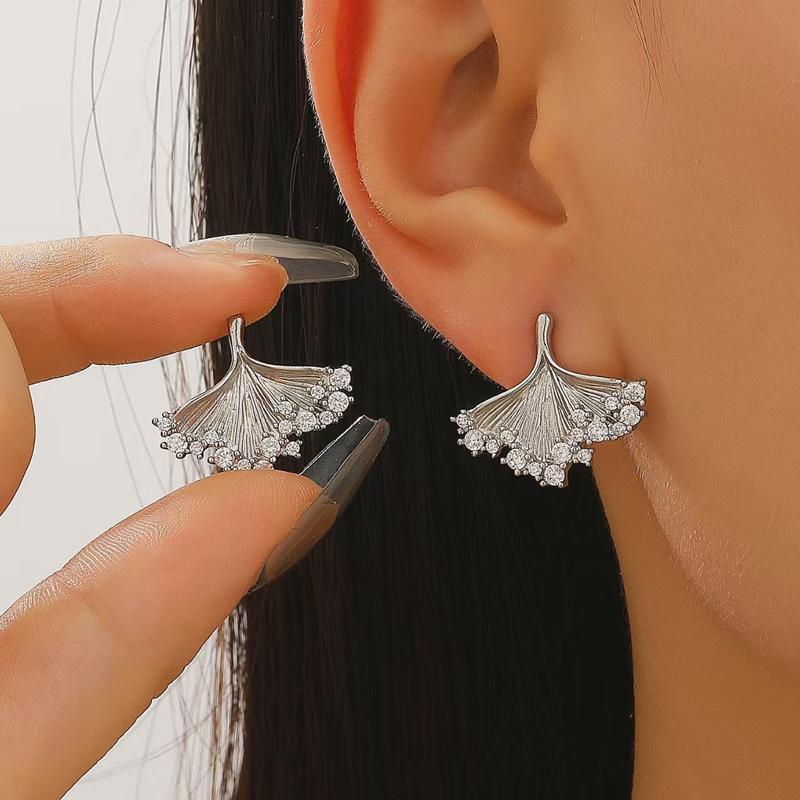 Shiny Metal Ginkgo Leaf Inlay Rhinestone Stud Earrings for Women Exquisite Gold Color Leaf Irregular Earrings Fashion Jewelry