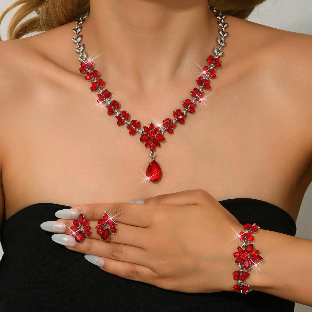 Manufacturer's direct sales of alloy wedding necklaces, earrings, bracelets, bridal wedding accessories, banquet jewelry