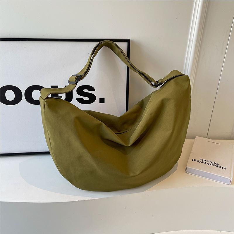 New Large Capacity One Shoulder Dumpling Bag for College Students and Couples Lightweight Solid Color Casual